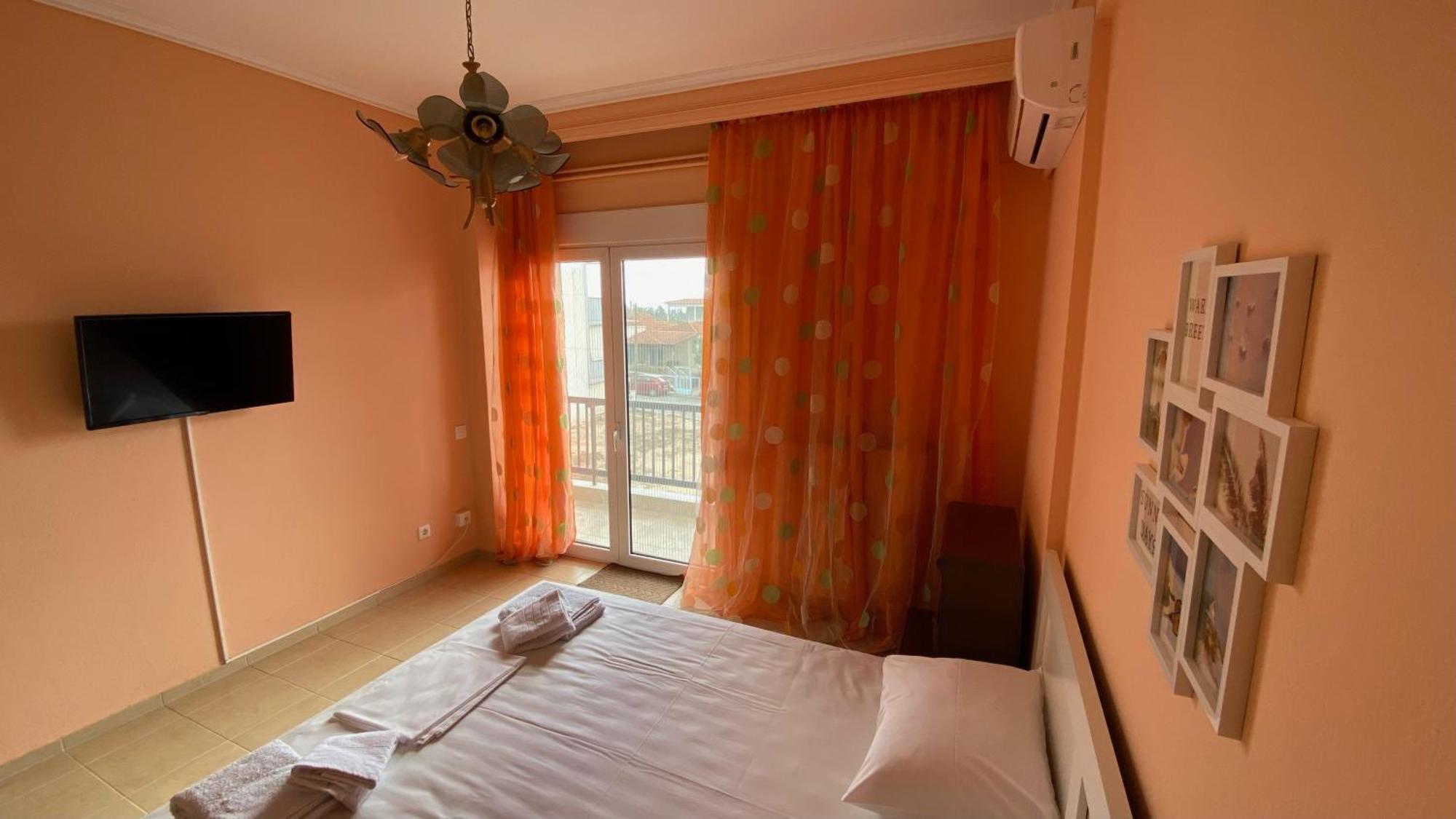 Family Apartment Nea Moudania Extérieur photo